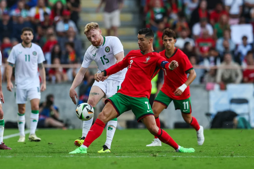 رونالدو يحقق ثنائية في المباراة الودية الأخيرة بين البرتغال وأيرلندا