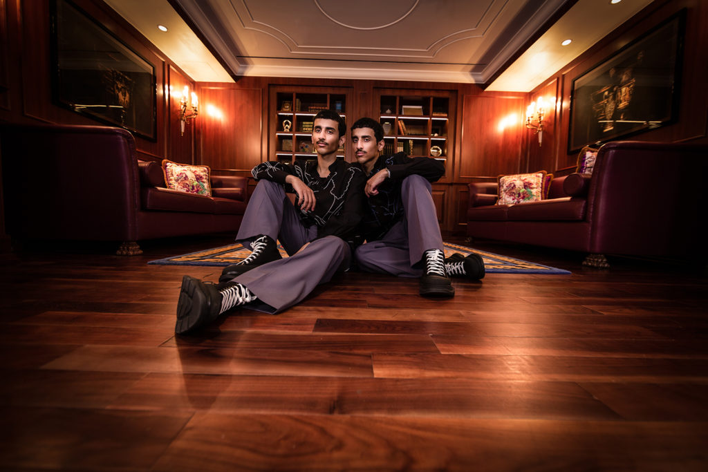 هضبان توينز: شغف بالموضة قادهما الى أهم العلامات التجارية