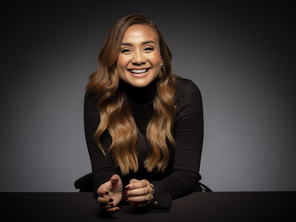 رائدة فـي عالم السينما السعودية رؤى المدني «السينما السعودية ستأخذ مكانها قريباً وبسرعة»