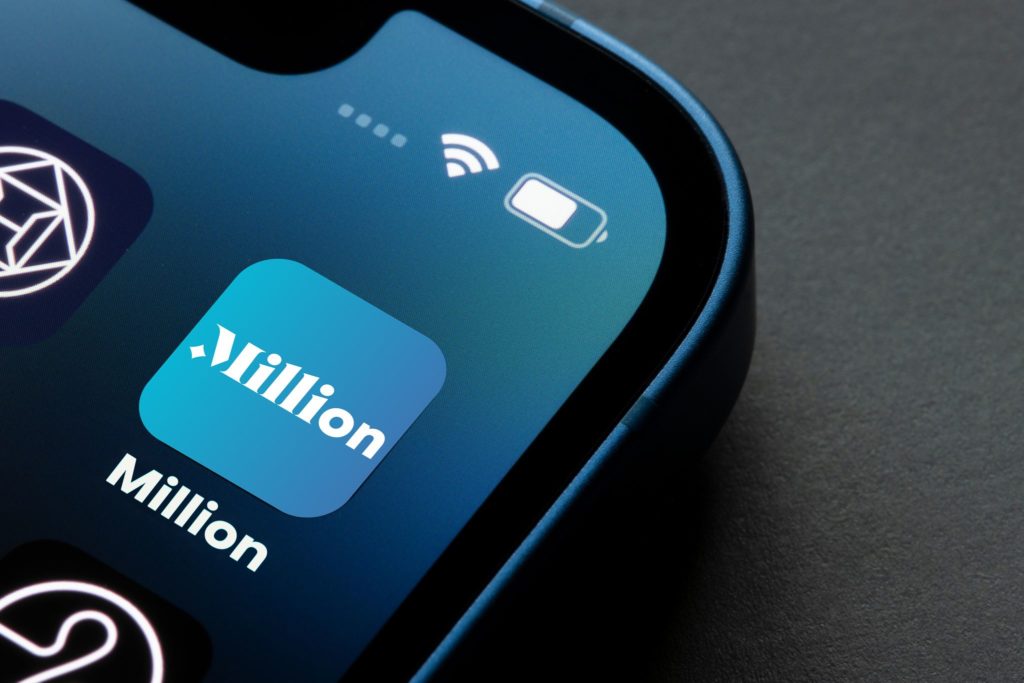 ‭ ‬جوليان‭ ‬هواري‭ ‬مُبتكر‭ ‬منصّة‭ ‬Million  <br> ‮«‬الدافع‭ ‬الرئيسي‭ ‬وراء‭ ‬إبتكار‭ ‬المنصّة‭ ‬هو‭ ‬الحاجة‭ ‬للسماح‭ ‬لكل‭ ‬منشئ‭ ‬محتوى‭ ‬الإستثمار‭ ‬في‭ ‬محتواه‮»‬ ‬