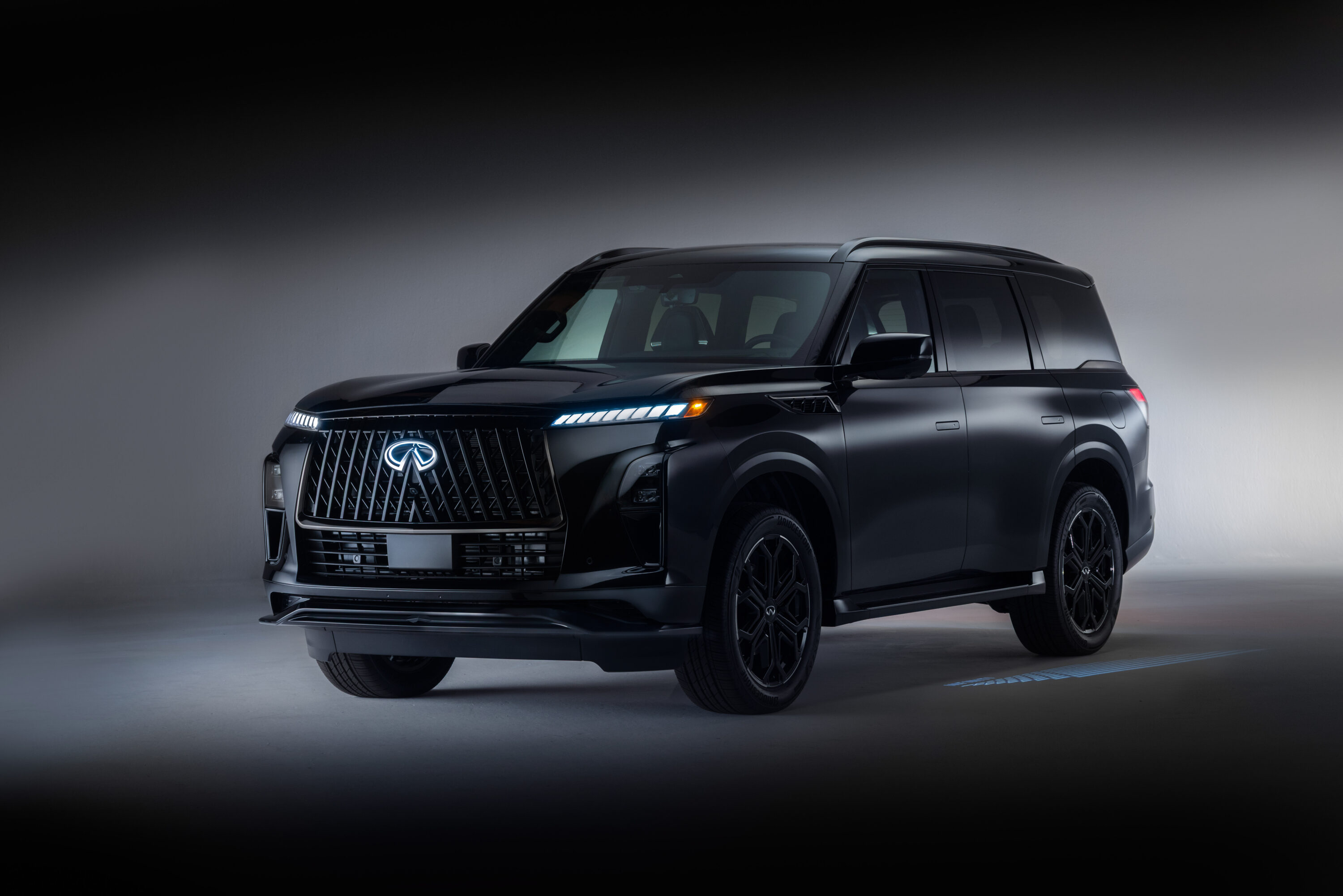 إنفينيتي QX80 2026: إعادة تعريف الفخامة والجرأة في عالم الـ SUV