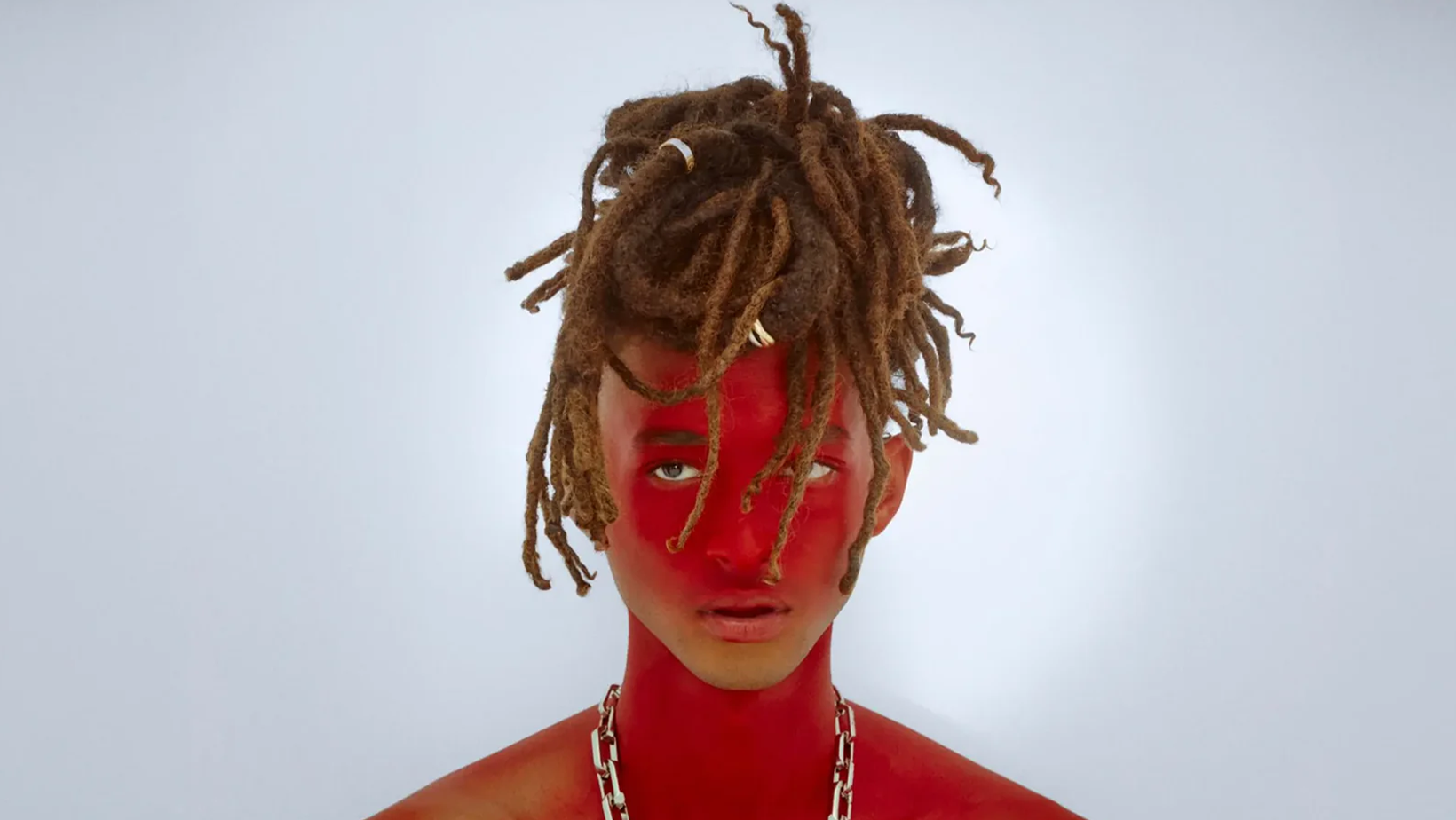 جايدن سميث يقود الإبداع الرجالي في كريستيان لوبوتان: فصل جديد للأناقة