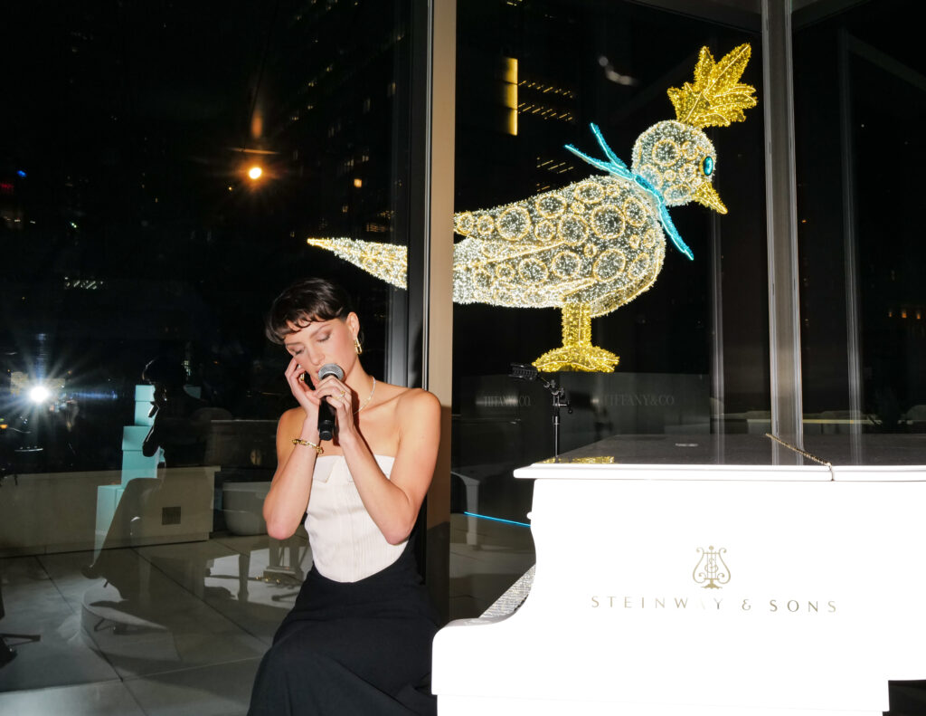 المغنية أودري ماكغراو