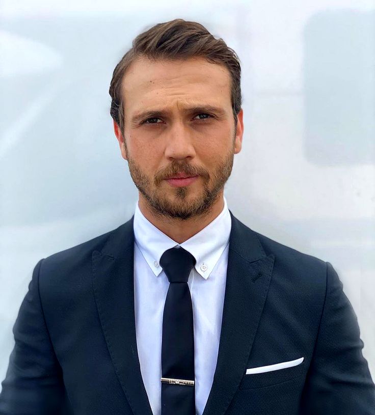 النجم التركي أراس بولوت إينيملي - مصدر الصورة: Pinterest