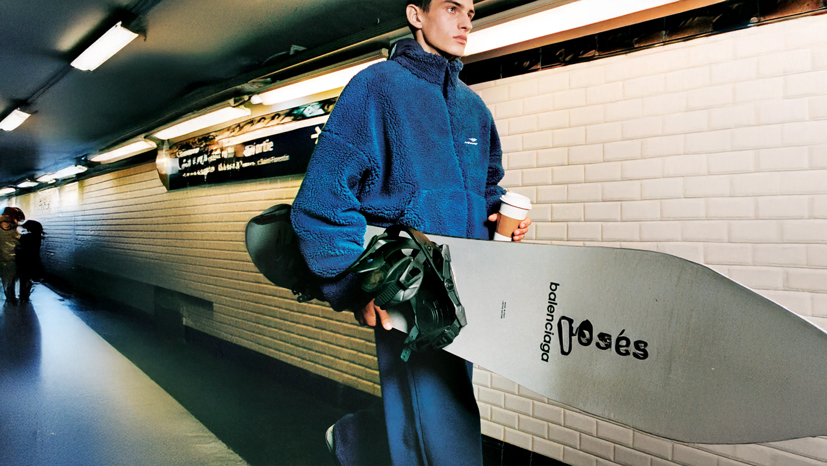 بالنسياغا تعيد تعريف أزياء التزلج: أداء تقني متفوّق وأناقة لا تُحدّ بزمان أو مكان