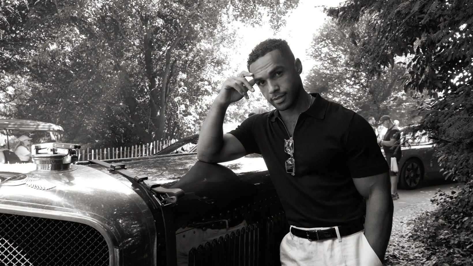 بنتلي تُطلق حقبة جديدة من التفاعل الثقافي مع الممثل البريطاني لوسيان لافيسكونت