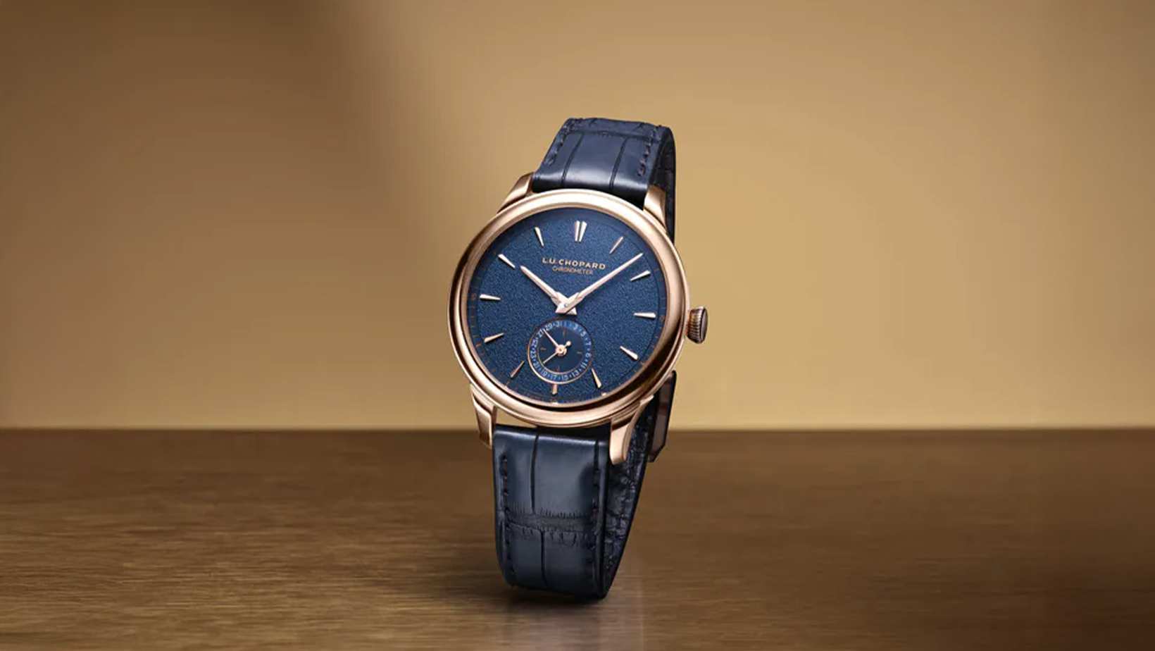 هدايا تلامس القلب: ساعات ومجوهرات شوبارد تتألّق بروح العيد