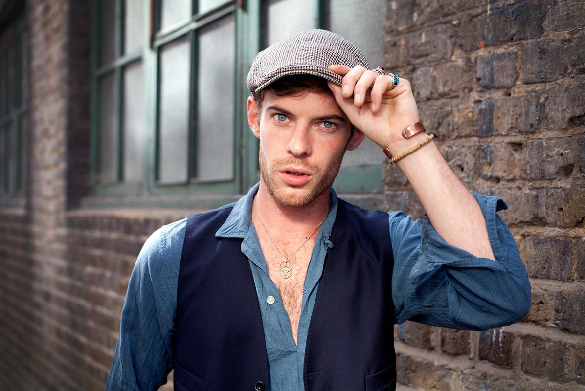 هاري تريدواي: فنان الأبعاد الخفية والتفاني المطلق