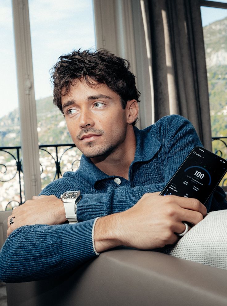 شارل لوكلير يُعيد تعريف الرجولة العصرية 