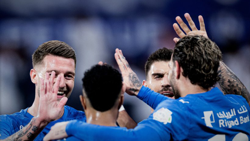 الهلال يواصل مطاردة الصدارة بفوز ثمين على ضمك في دوري روشن