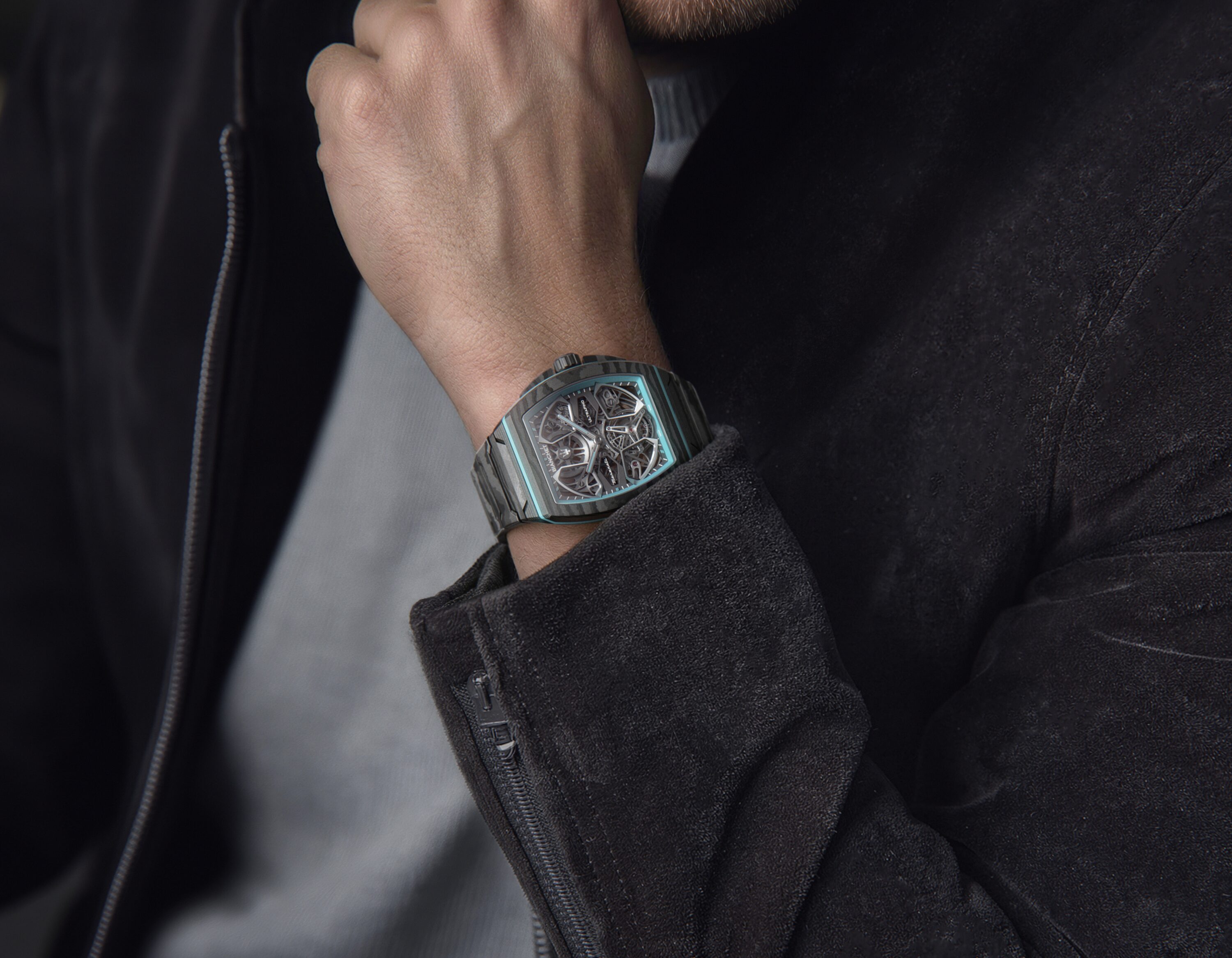 مازيراتي وبيانشيه تكشفان عن ساعة ألترا فينو مازيراتي: تحفة توربيون طائرة