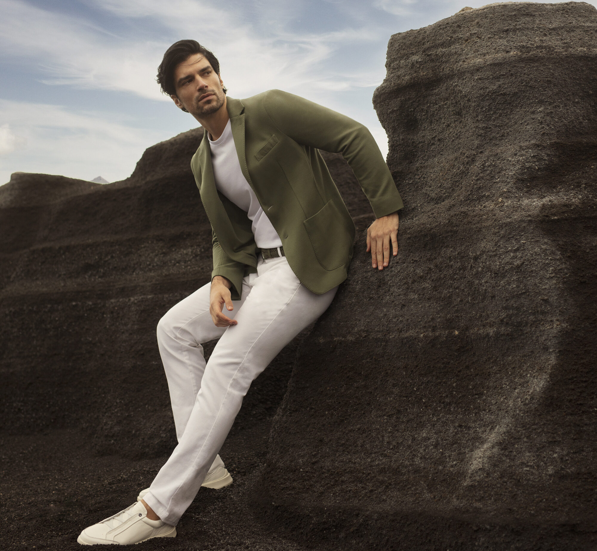 سكور براذرز تطلق جوهر العناصر: مجموعة رجالية تستكشف التعبير عن الذات