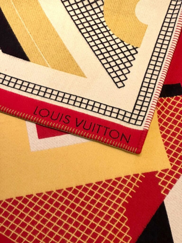 من قصر سيربيلوني تبدأ حكاية بين الماضي والمستقبل
