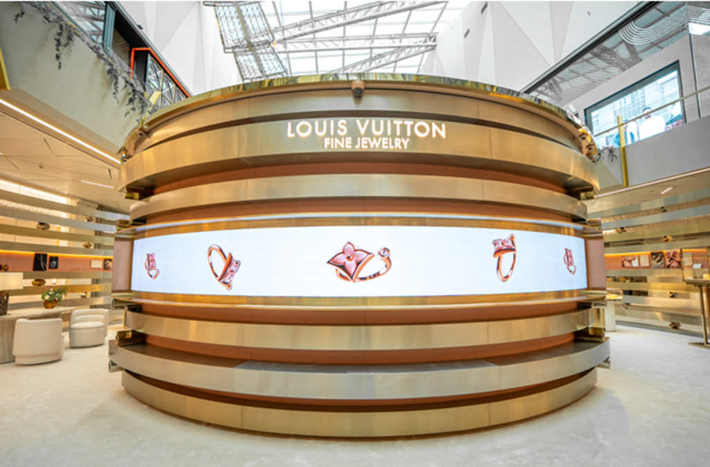 عالم من الفخامة الحصرية: لويس فويتون تدعوكم لاكتشاف أرقى إبداعاتها في معرضها المؤقت بسولتير مول