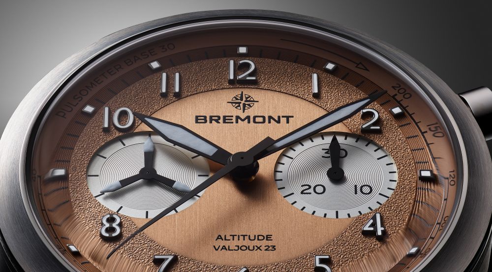 بريمونت تُحيي أسطورة Valjoux 23 في ساعة Altitude Chronograph Pulsograph