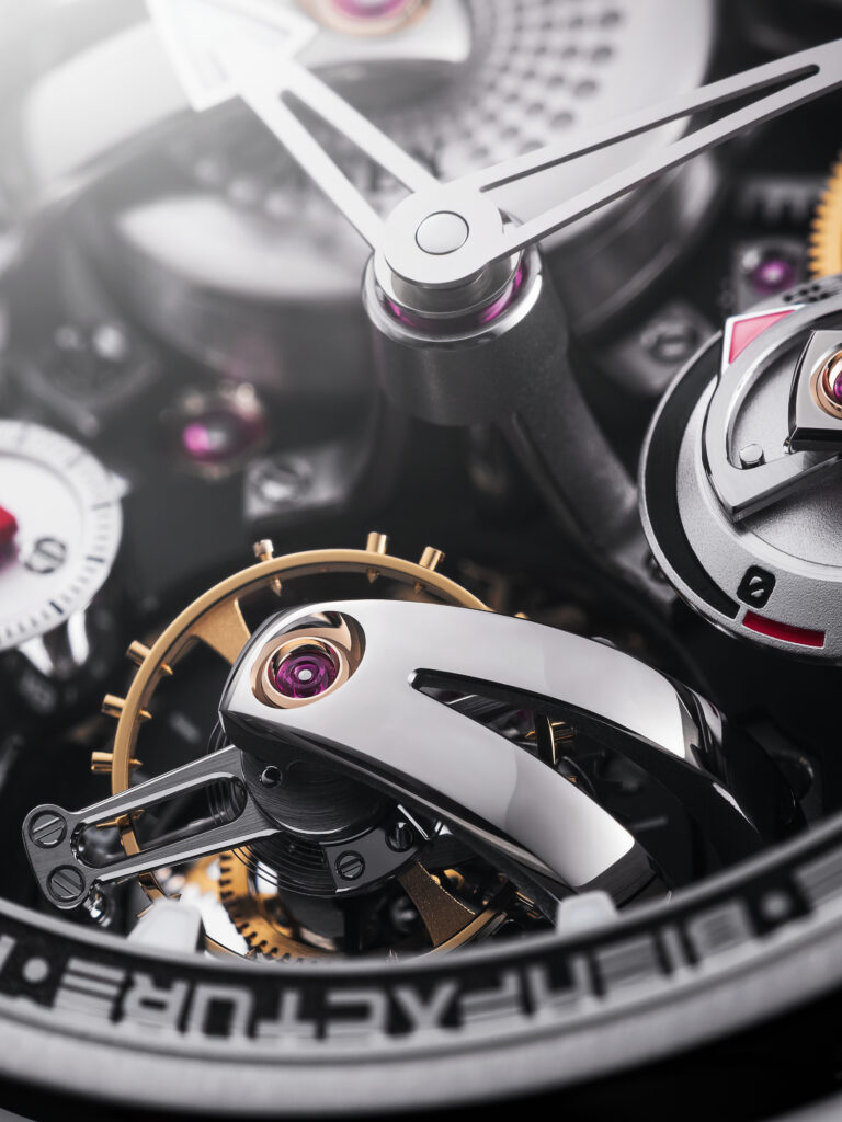 تفاصيل التيتانيوم المصقول والمصنفر تكشف عن عمق وجمال التصميم النقي لساعة  Architecture