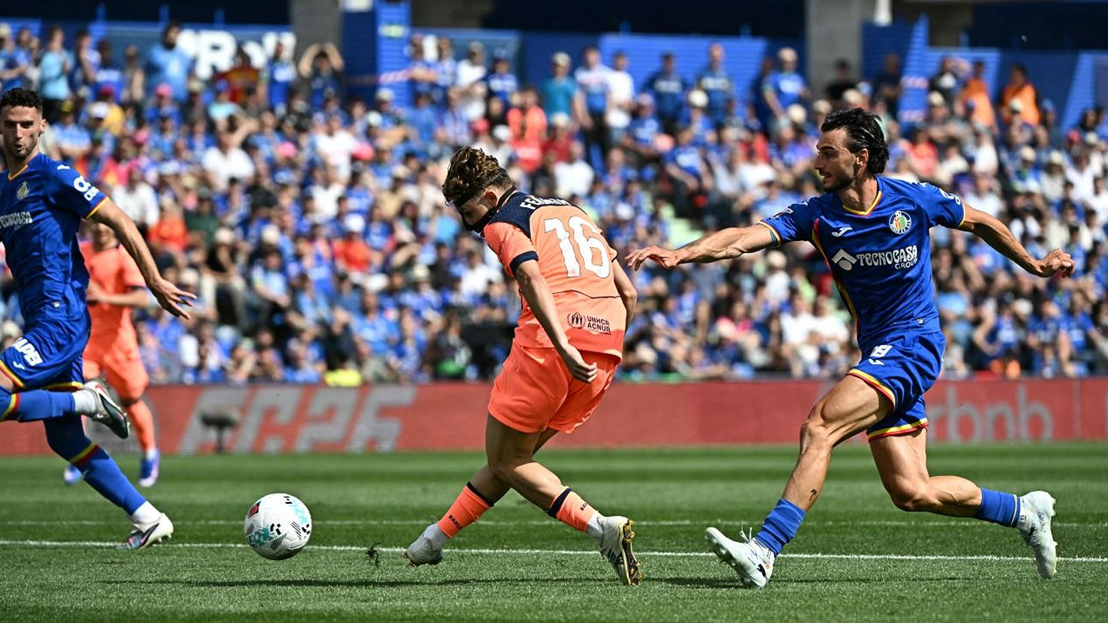 برشلونة يقترب خطوة حاسمة من لقب الليغا بعد فوز صريح على خيتافي