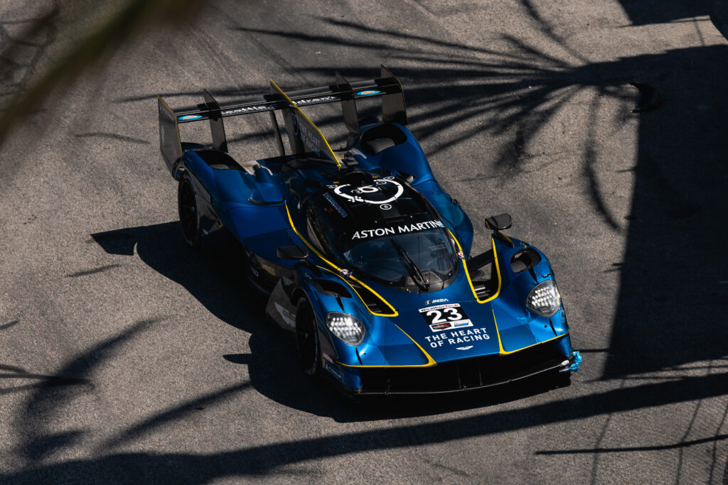 قوة وأداء خارق… فالكيري تستعد لتحدي منعطفات لاجونا سيكا 