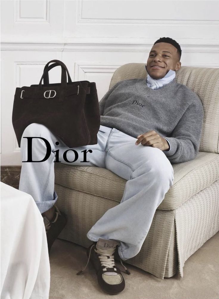 ديور  باريس سان جيرمان، مثال على تحوّل القميص الرياضي إلى قطعة Lifestyle فاخرة