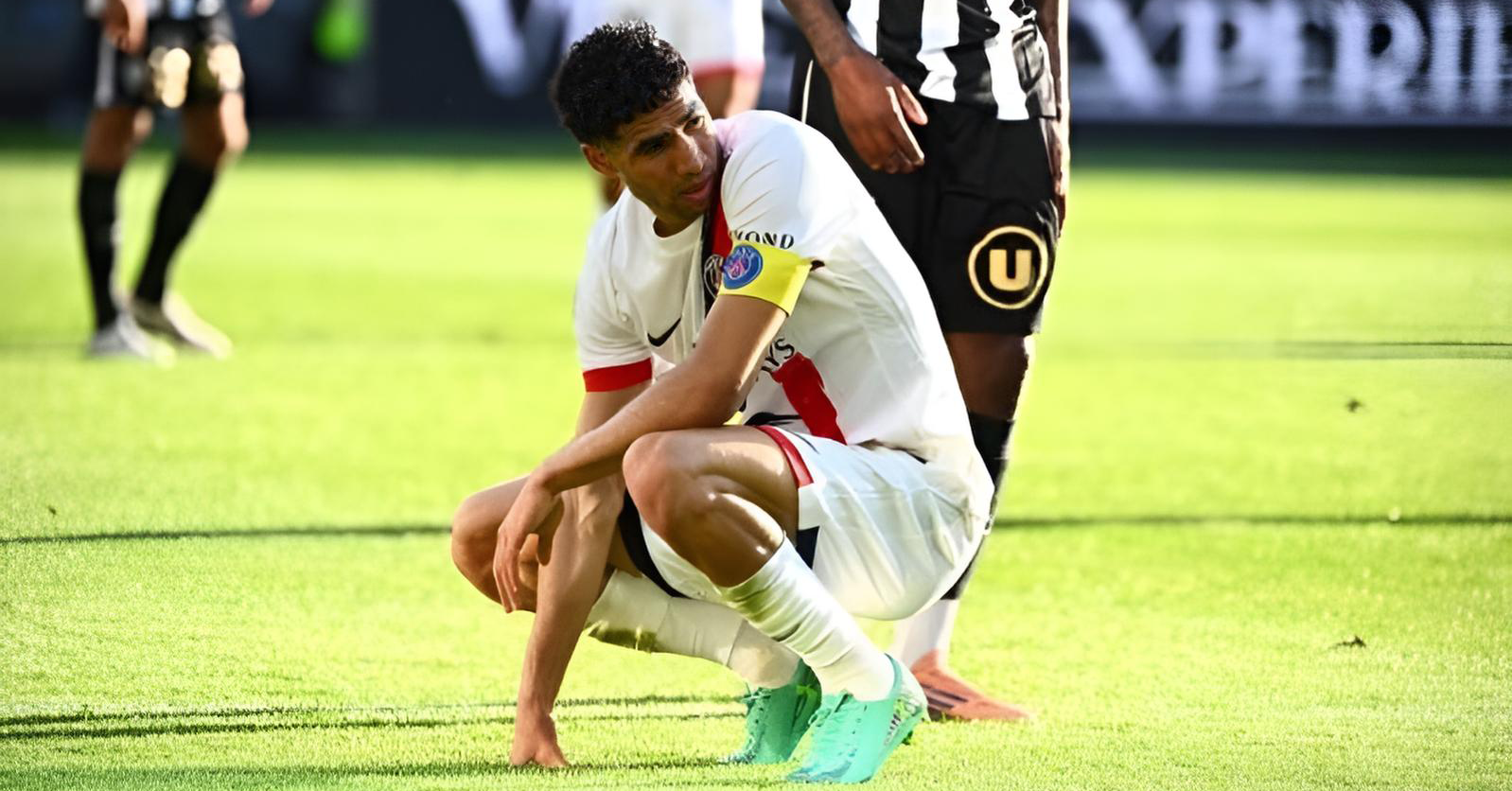 ضربة موجعة لباريس سان جيرمان وأسود الأطلس: إصابة أشرف حكيمي تبعده لأسابيع