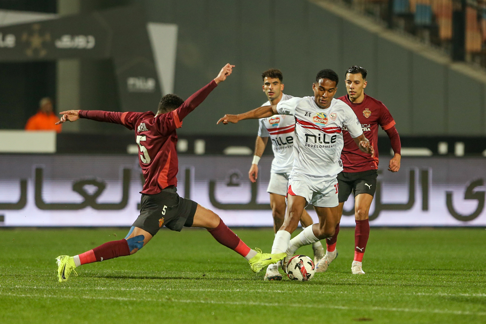 زمن المفارقات: الزمالك بطل الدوري المصري تحت مقصلة فيفا للمرة الـ17