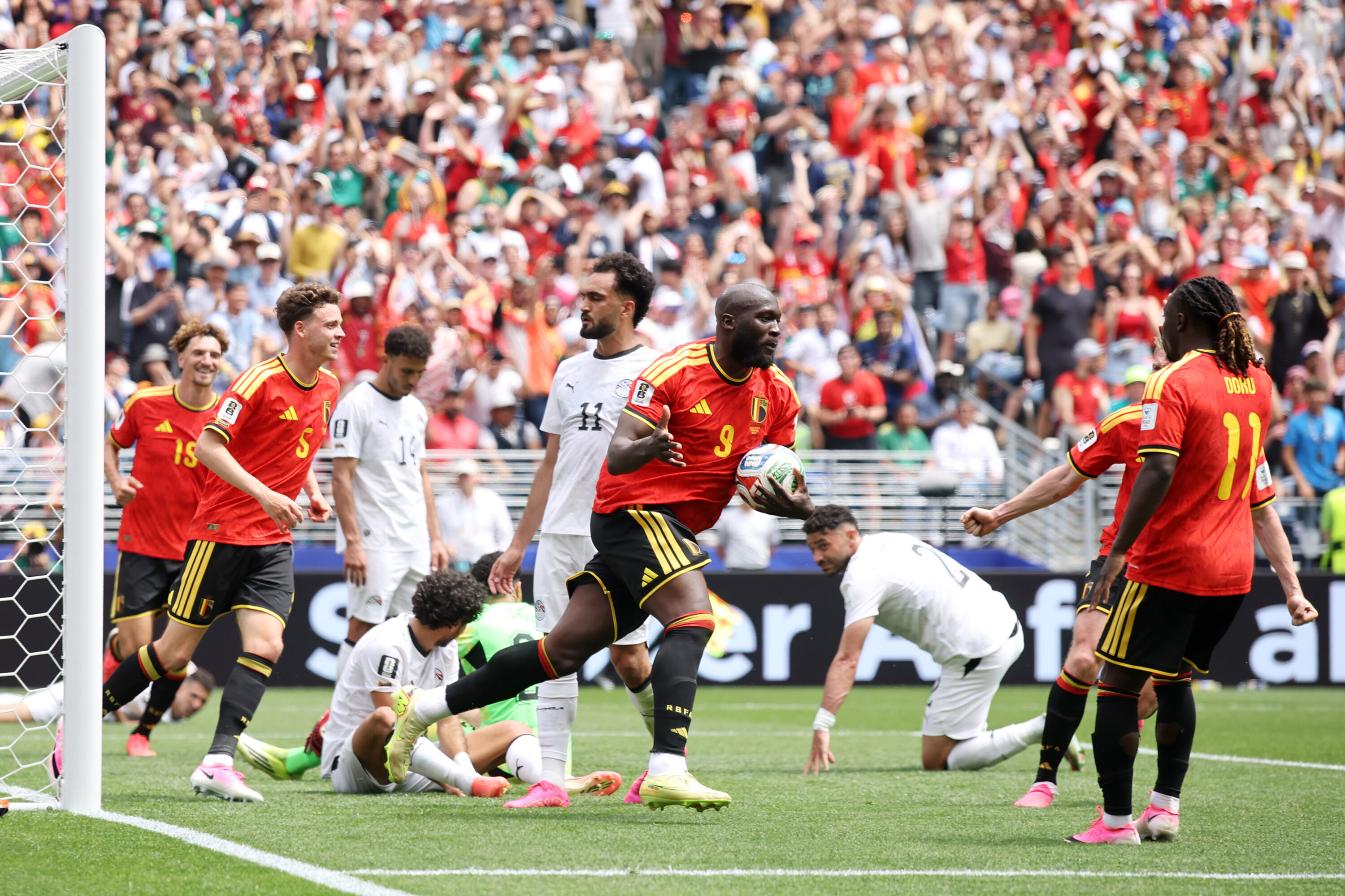 مصر تفرض تعادلاً بطولياً على بلجيكا في ظهورها الأول في مونديال 2026