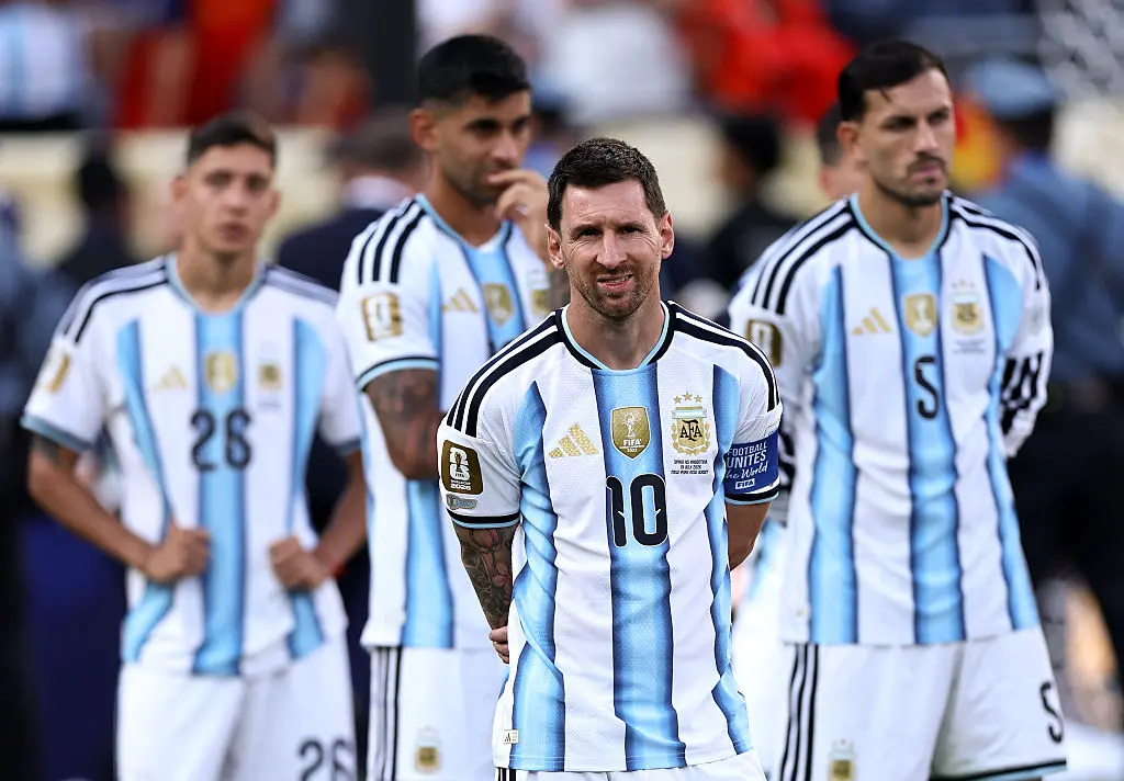 خيبة أمل لاعبي المنتخب الأرجنتيني بعد خسارة المباراة النهائية لكأس العالم 2026 أمام المنتخب الإسباني – مصدر الصورة: Getty