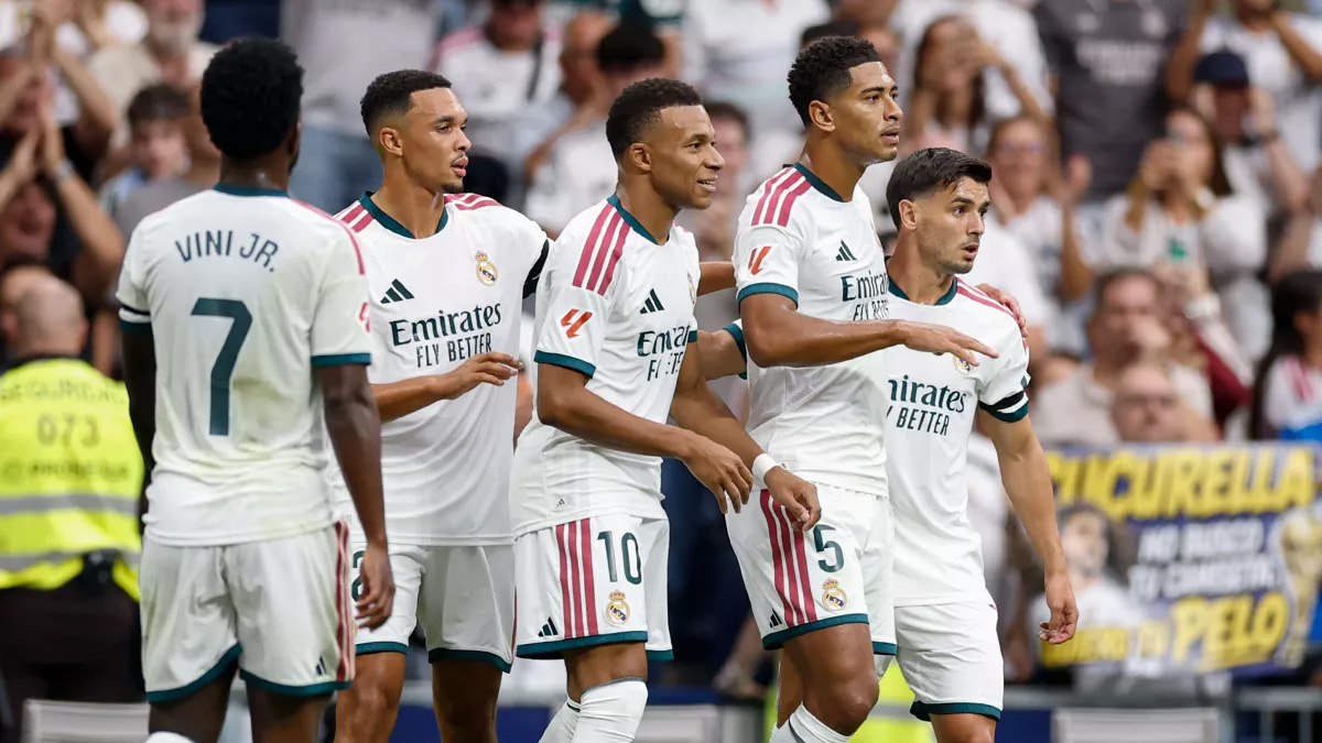 ريال مدريد يكتسح ملقة برباعية.. ماذا كشف الفوز الثالث عن فريق مورينيو؟