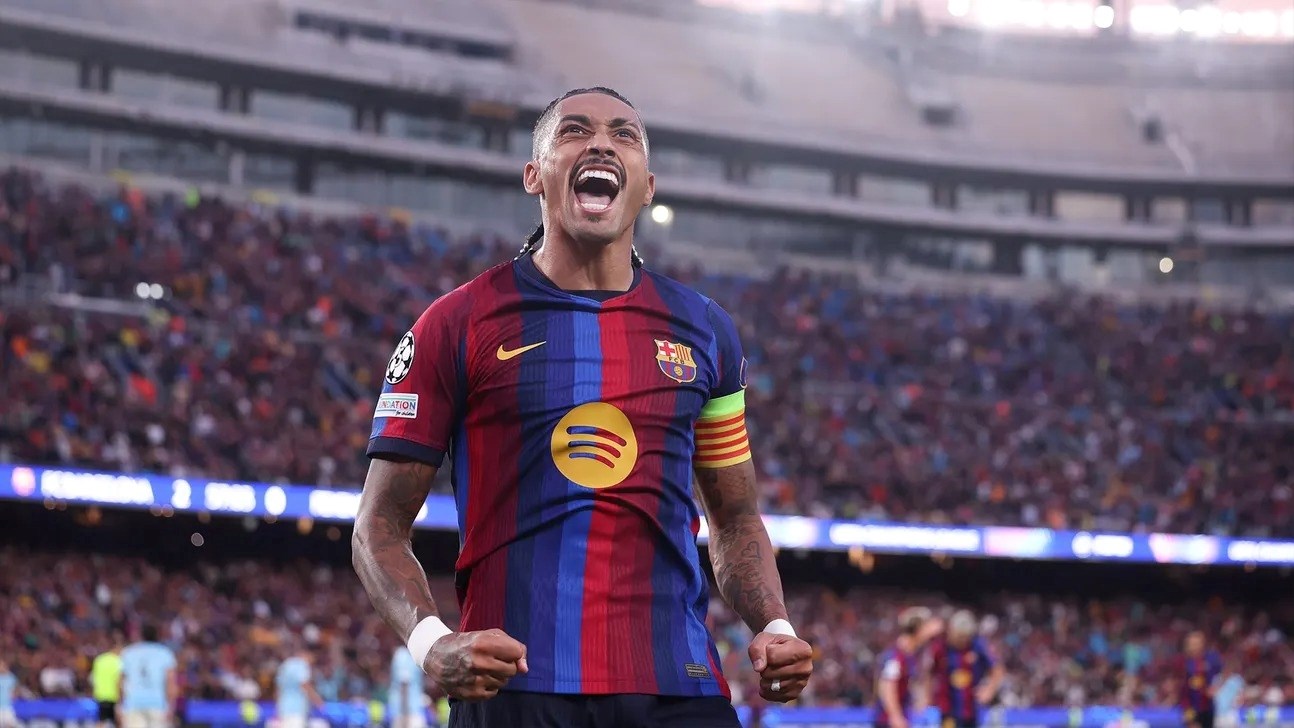 رافينيا يطارد رقم ميسي وبرشلونة يواصل انطلاقته المثالية في الدوري الإسباني