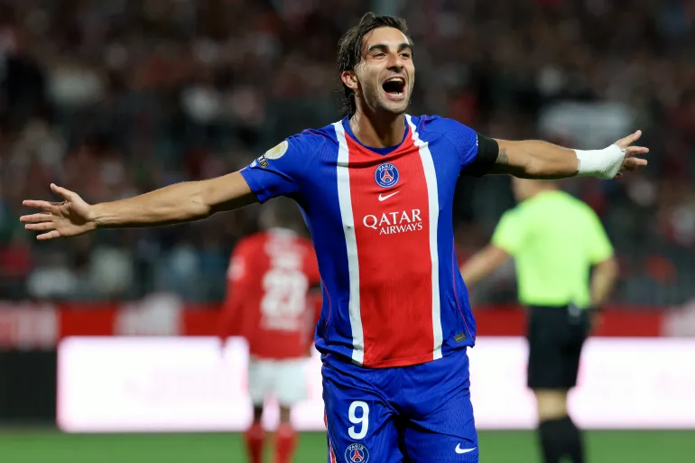 فيران توريس يقود باريس سان جيرمان إلى فوزه الأول في الدوري الفرنسي