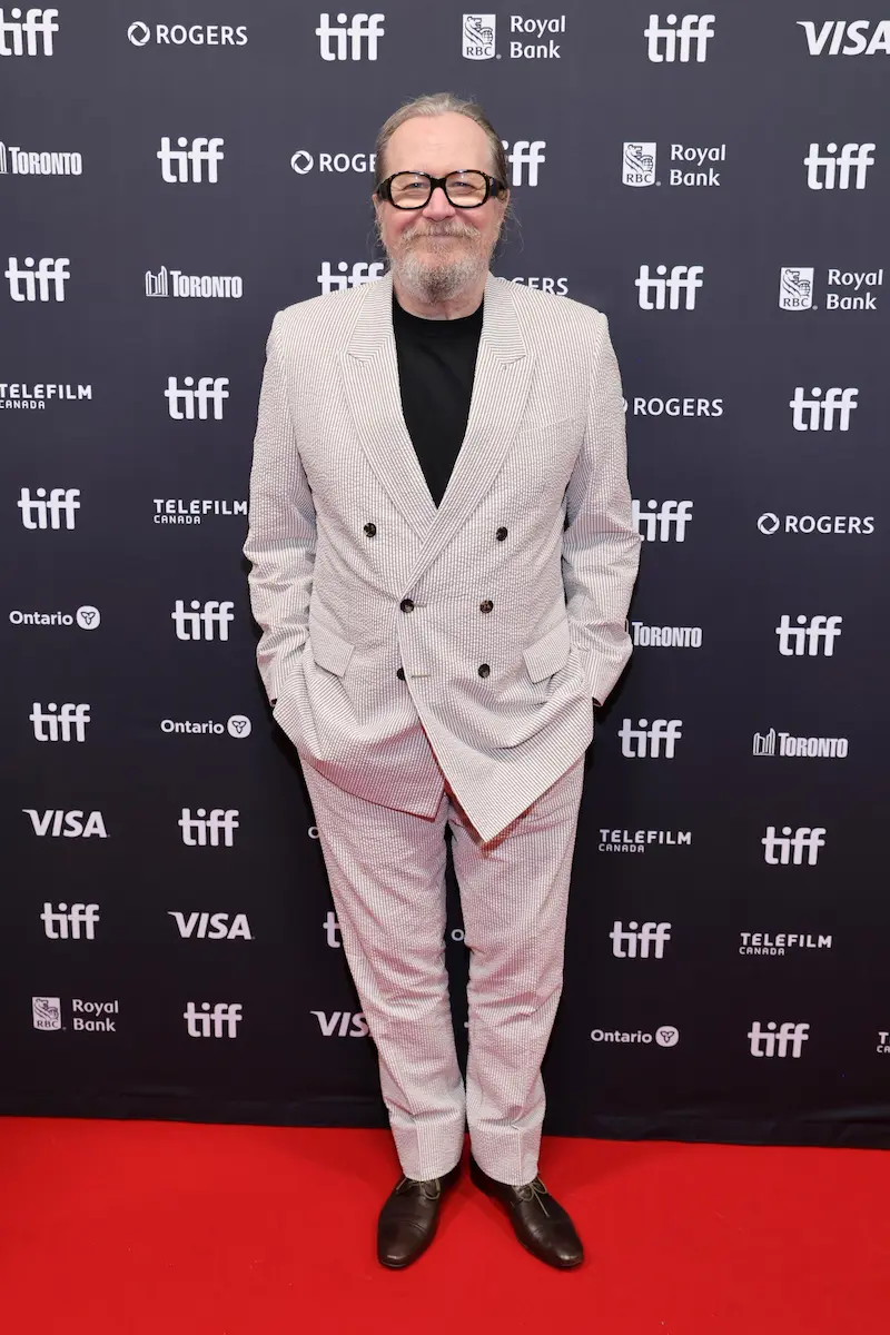Gary Oldman: الخياطة الكلاسيكية بألوان أكثر معاصرة