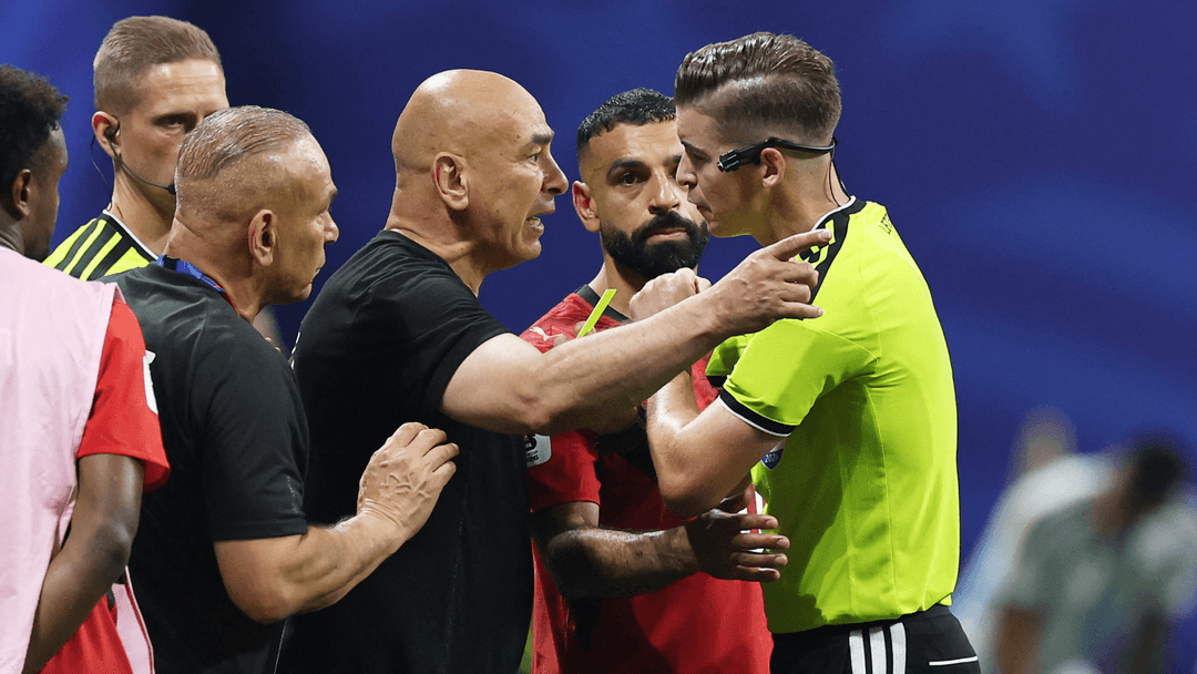 فيفا يعاقب حسام حسن وشقيقه وزيكو بعد أزمة مصر والأرجنتين في كأس العالم 2026