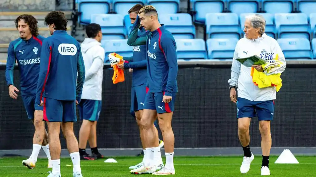 أزمة كريستيانو رونالدو وجورجي جيسوس تتصاعد… اتهامات من قائد البرتغال ورد مقتضب من المدرب